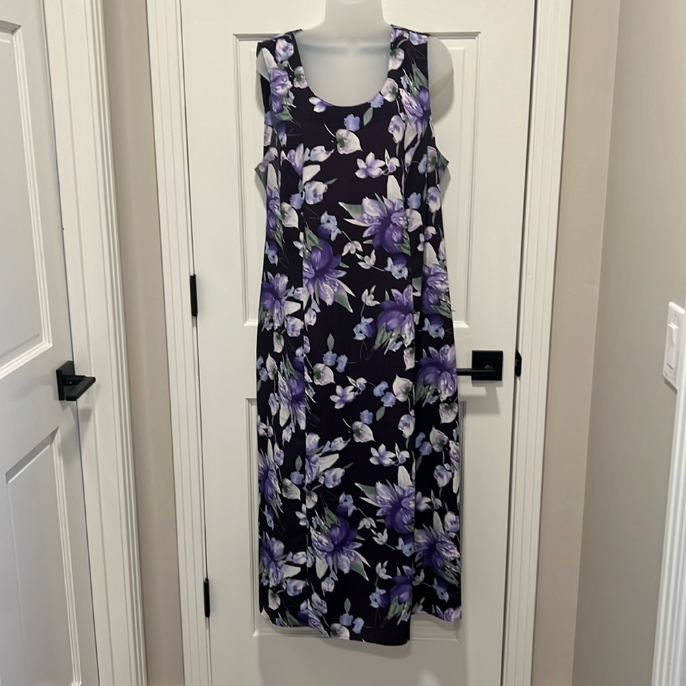Beautiful Floral Easy Care Dress by Expressions Size 22W